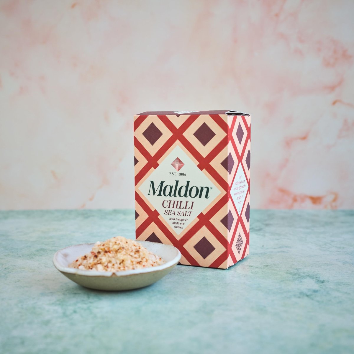 Maldon Chilli Sea Salt Flakes, blended with Aleppo & Bird’s Eye Chillies - Take simple dishes to the next level - Fantastic Flavour - Unique Pyramid - Shaped Sea Salt Flakes - 100g Box - Strabella